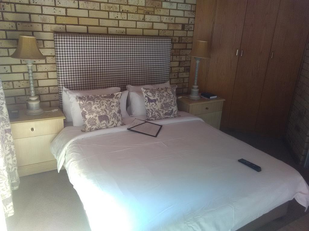 Ferns Country House Hotel Mafikeng Exterior photo